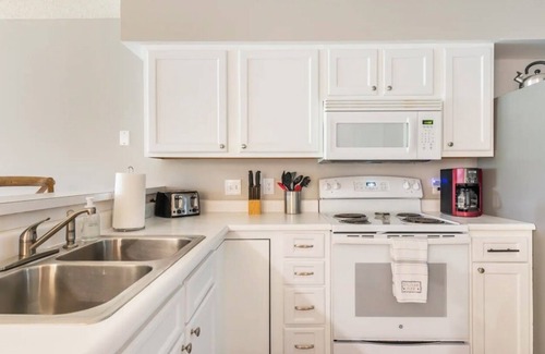 Pawleys Island Condo | Tranquil 2BD True Blue Golf Resort with Pools & Ocean View