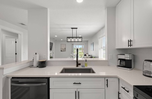 Bay Acres House | Cozy 2BR Florida Home Steps from the Beach with Ocean View