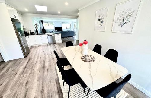 Katoomba House | Tranquil 3-Bedroom Home with Pet-Friendly Amenities
