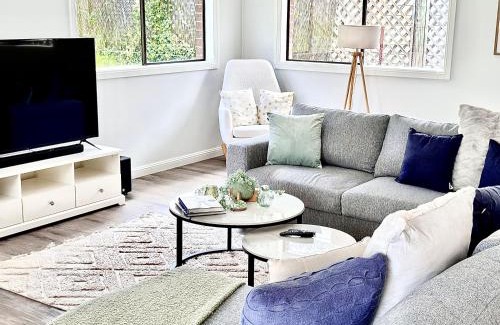 Katoomba House | Tranquil 3-Bedroom Home with Pet-Friendly Amenities