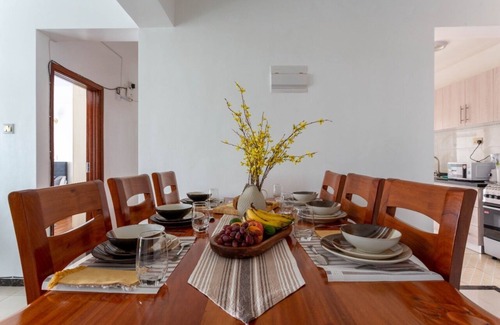 Kilimani Apartment | Comfortable 3-Bedroom Retreat with Free Parking & Child-Friendly