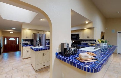 Castro Valley House | Inviting 4 Bedroom Retreat in Bay Area with Hot Tub