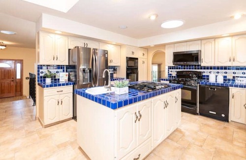 Castro Valley House | Inviting 4 Bedroom Retreat in Bay Area with Hot Tub