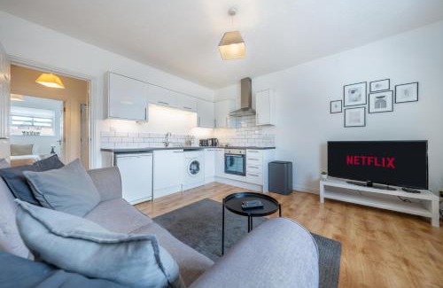 Bishop's Stortford Apartment | Convenient Apartment Near Stansted Airport & Town Centre