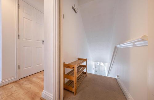 Bishop's Stortford Apartment | Convenient Apartment Near Stansted Airport & Town Centre