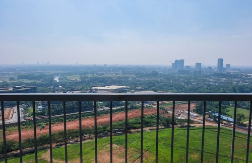 Serpong Apartment | Cozy Studio at Casa De Parco with Pool and Breakfast