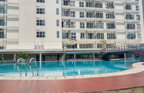 Serpong Apartment | Cozy Studio at Casa De Parco with Pool and Breakfast