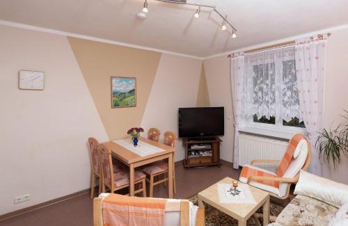 Pockau-Lengefeld Apartment | Relaxing Base in Pockau, cleaning included