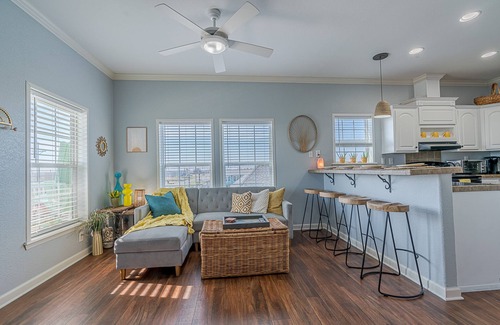 Crystal Beach House | Beachfront Bliss: Crystal Beach Hot Tub with Ocean Views