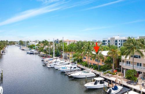 Hendricks and Venice Isles Apartment | Relaxing Beach Apartment with Pool near Las Olas Blvd