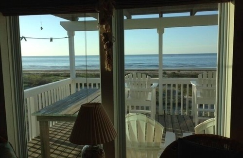 Galveston House | Beachfront Retreat in Sea Isle: 10/10 Guest Rated Haven
