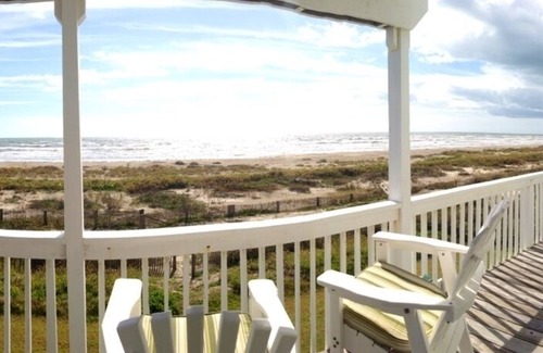 Galveston House | Beachfront Retreat in Sea Isle: 10/10 Guest Rated Haven