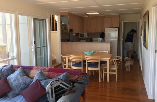Cape Paterson House | Inviting Beachhouse with Breathtaking Sea Views & Family Amenities