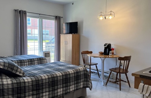 Saint-Marc-du-Lac-Long Apartment | Relaxing Getaway with Breathtaking Lake Views and More