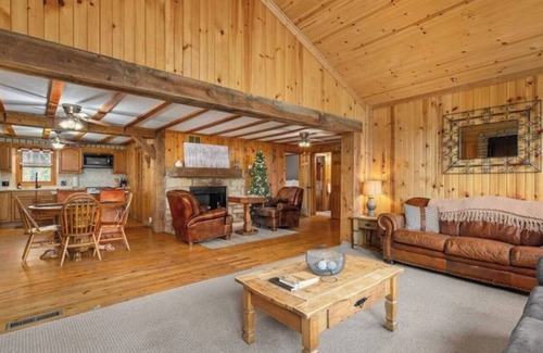 Bellville Cabin | Cozy Cabin with Hot Tub, Fire Pit & Top Guest Rating!