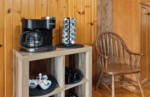 Bellville Cabin | Cozy Cabin with Hot Tub, Fire Pit & Top Guest Rating!