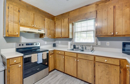 Cedartown Apartment | Tranquil Cedartown Getaway with Spa and Hot Tub Amenities