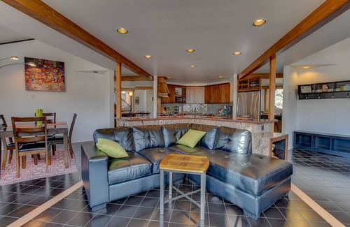 Manitou Springs Historic District House | Idyllic Colorado Mountain Getaway with Pool and Spa
