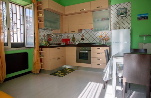 Fuorigrotta Apartment | Comfortable Retreat for Exploring Naples with Ocean View