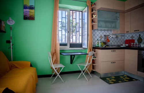Fuorigrotta Apartment | Comfortable Retreat for Exploring Naples with Ocean View