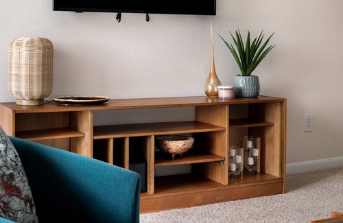Lansdowne Apartment | Relaxing, Comfy, Pet Friendly 2/2 Apartment w/ Gym