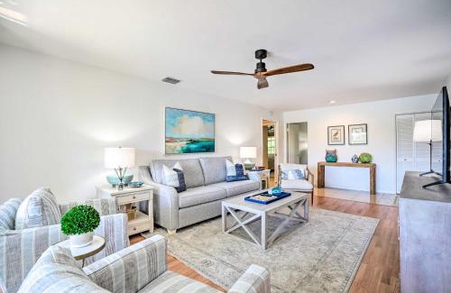 Central Naples Apartment | Serene Condo with Screened-In Lanai, 4 Mi to Beach