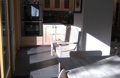 Newton House | Serene Cottage Retreat in the Woods - Guest Rated 9.8