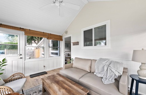 Town of Essex Cottage | Idyllic Cottage Retreat Close to EPIC Wineries