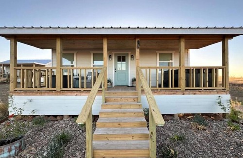 Fredericksburg Cottage | Relaxing cottage with private hot tub and firepit in the heart of wine country