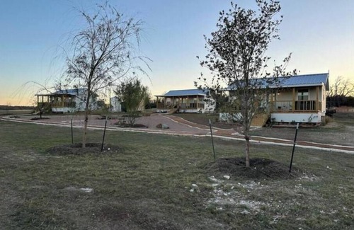 Fredericksburg Cottage | Relaxing cottage with private hot tub and firepit in the heart of wine country