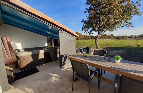Sallertaine Cottage | Gite Sallertaine: Cozy Retreat with Spa and Hot Tub