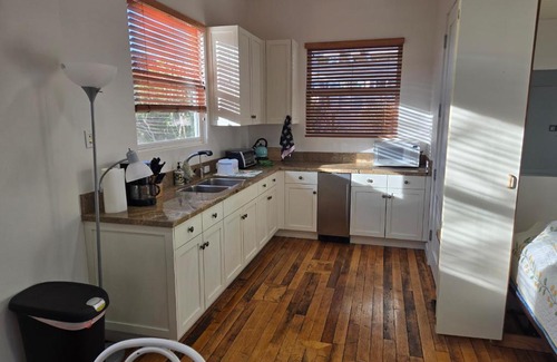 Poway House | Relaxing Countryside Resort Guest House