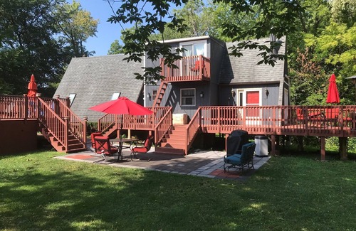 Findlay Ski Chalet | Serene One-Bedroom Retreat with Private Summer Pool