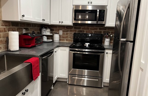 Hendersonville Apartment | Serene Creekside Guest Suite with Kitchen & Pool Access