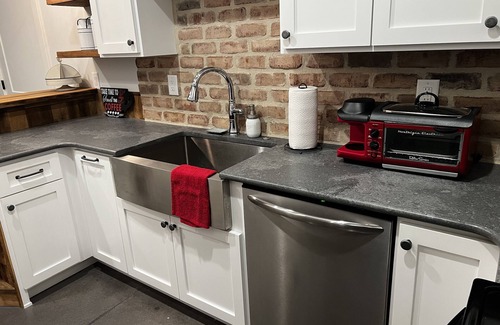 Hendersonville Apartment | Serene Creekside Guest Suite with Kitchen & Pool Access