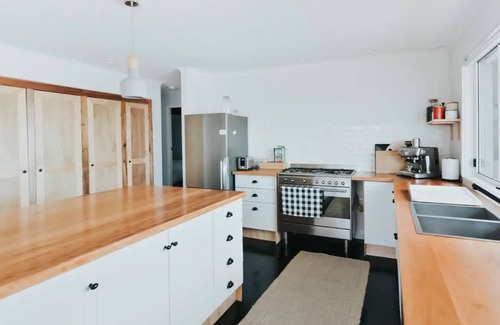 Macmasters Beach House | Family-Friendly Retreat Just Steps from the Beach