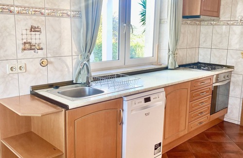Olhao Villa | Serene Retreat: Private Pool & Ocean Views Awaits You
