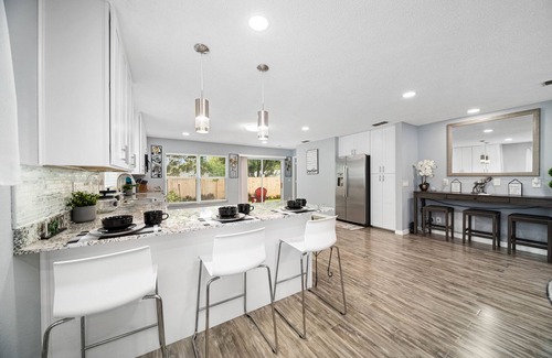Signal Hill House | Tranquil Four-Bedroom Getaway with Ocean Views & Spa