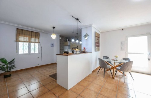 Cobisa Apartment | Relaxing Getaway 15' from Toledo