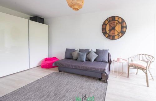 Guyancourt Apartment | Relaxing getaway 30 minutes from Paris for 4 people
