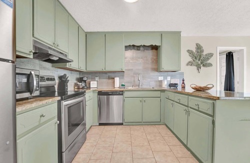 Lynn Haven House | Ideal Modern Getaway Near Panama City Beach Awaits You