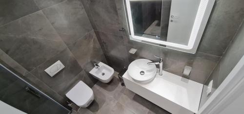 Mullet Apartment | Tranquil Apartment Stay in Tirana's Prime Neighborhood