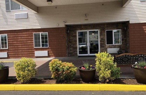 Kelso House | Relaxing Getaway in GuestHouse Kelso Longview! 3 Great Units, Free Parking