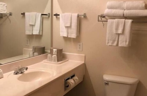 Kelso House | Relaxing Getaway in GuestHouse Kelso Longview! 4 Great Units, Free Parking