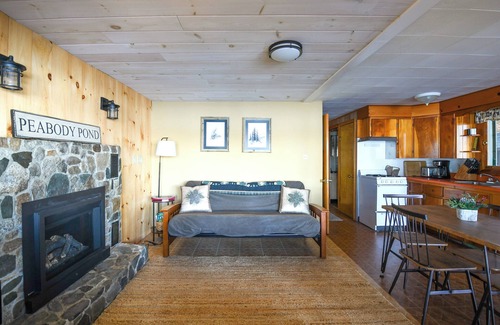 Sebago Cottage | Cozy Pet-Friendly Cottage on Peabody Pond with Lake View