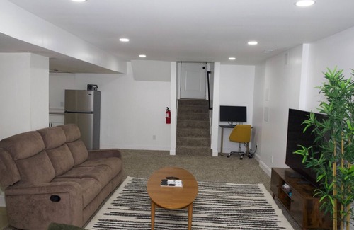 Kettering House | Relaxing Getaway w/Huge Lounge and Bedroom