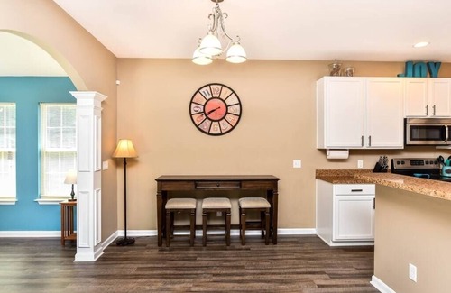 Greer House | Discover Greer: 6BR Home Near Downtown & GSP with Breakfast