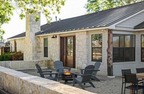 Boerne House | Relaxing Hill Country Home with Outdoor Fire Pit