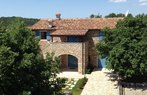 Groznjan House | Peaceful Retreat with Pool, Spa & Perfect Guest Rating