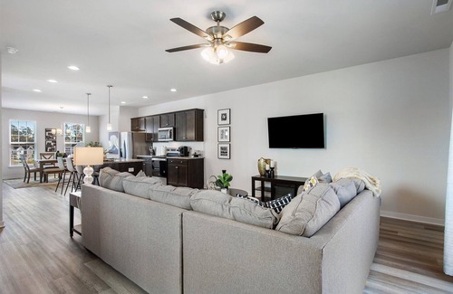 Chester House | Cozy Retreat for Extended Stays with Pet-Friendly Amenities